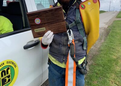 Local 71 Lineman Receiving Award
