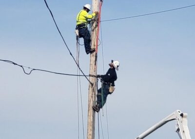 IBEW Local 71 Linemen Making Repairs