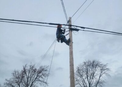 Local 71 Member Climbing The Pole